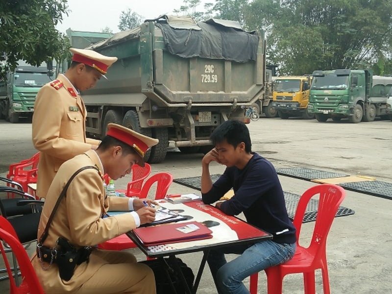 Mơ công an giao thông đang xử phạt cho thấy bạn đang có dự định và hoài bão lớn